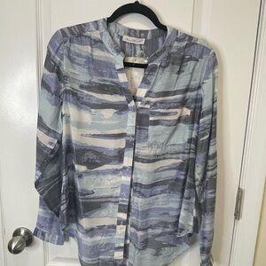 KEREN Hart Blue, Gray, White long sleeve button down blouse - size s